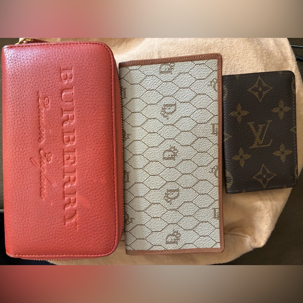 Bundle Wallets: Burberry Organizer, Dior Pocket Travel, and LV Cardholder